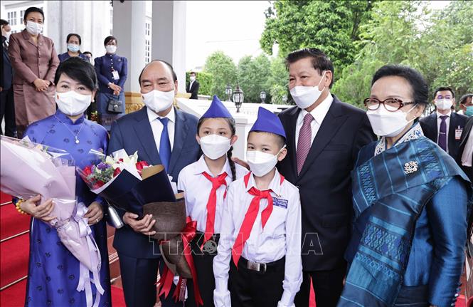 Chủ tịch nước Nguyễn Xuân Phúc kết thúc tốt đẹp chuyến thăm hữu nghị chính thức Lào